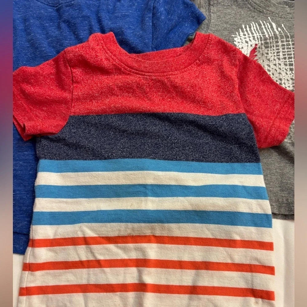 Set of 5 short sleeve shirts- 3 Carter's Kids Tees and 2 cat & jack tees 18M